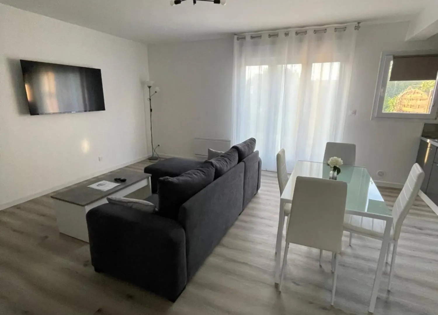 Maison Detente De 100 M2 Uniquement Couple-Famille-Travailleurs Villeparisis 0*,  France